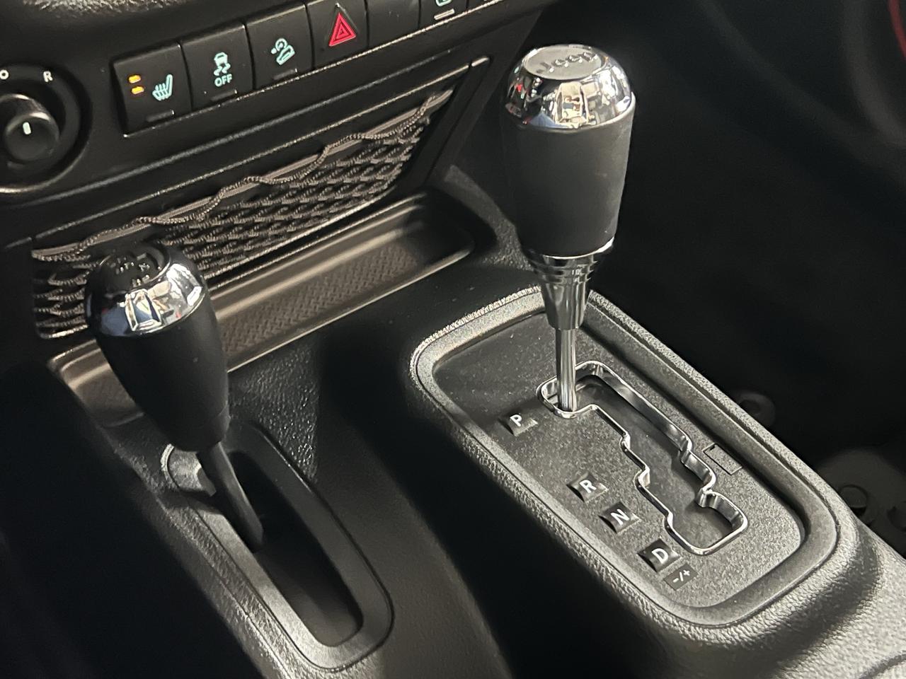 2018 Jeep Wrangler SAHARA 4X4 Photo