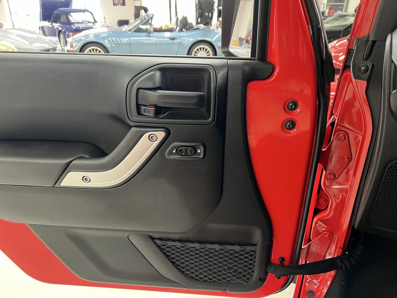 2018 Jeep Wrangler SAHARA 4X4 Photo