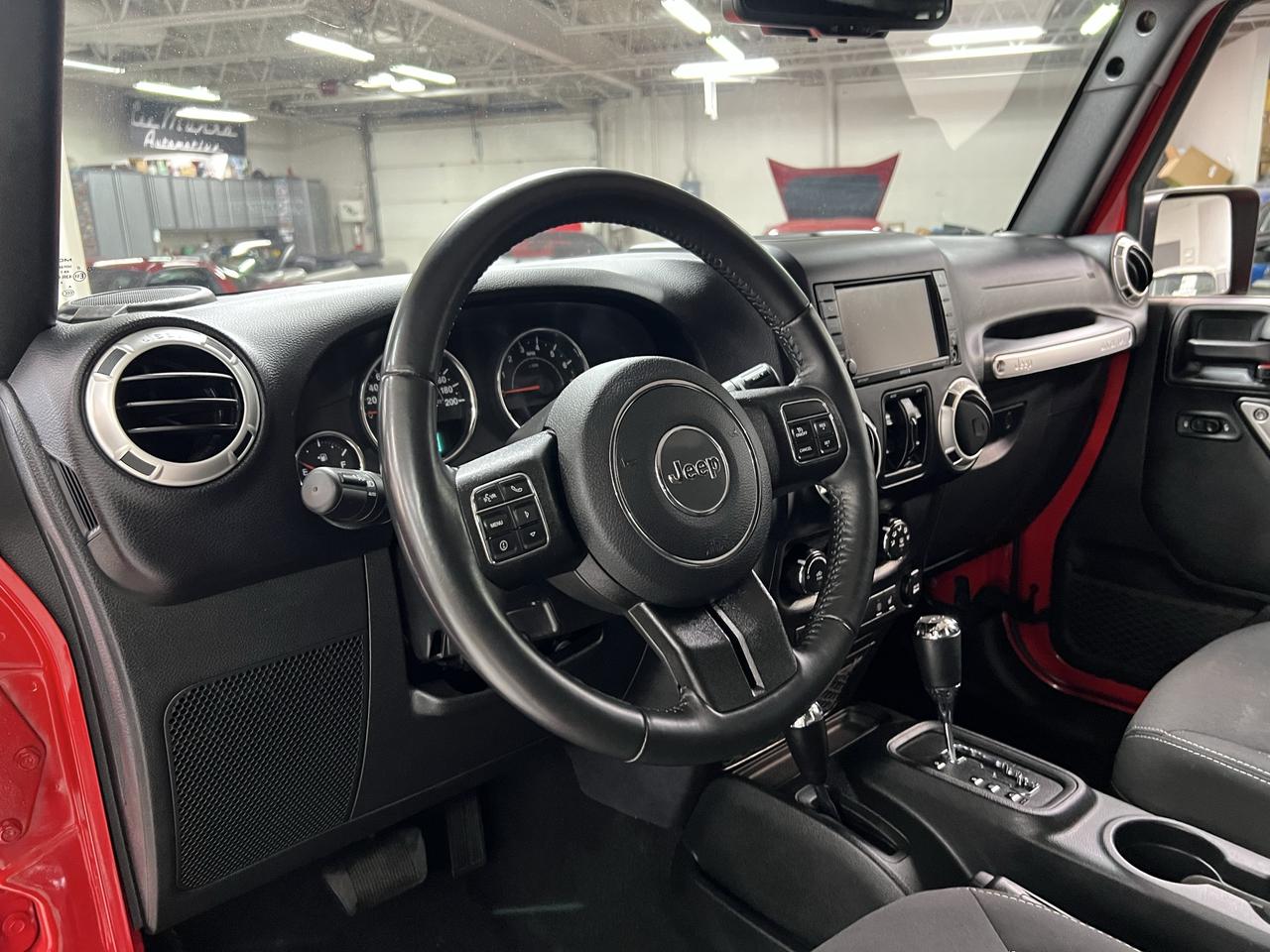 2018 Jeep Wrangler SAHARA 4X4 Photo