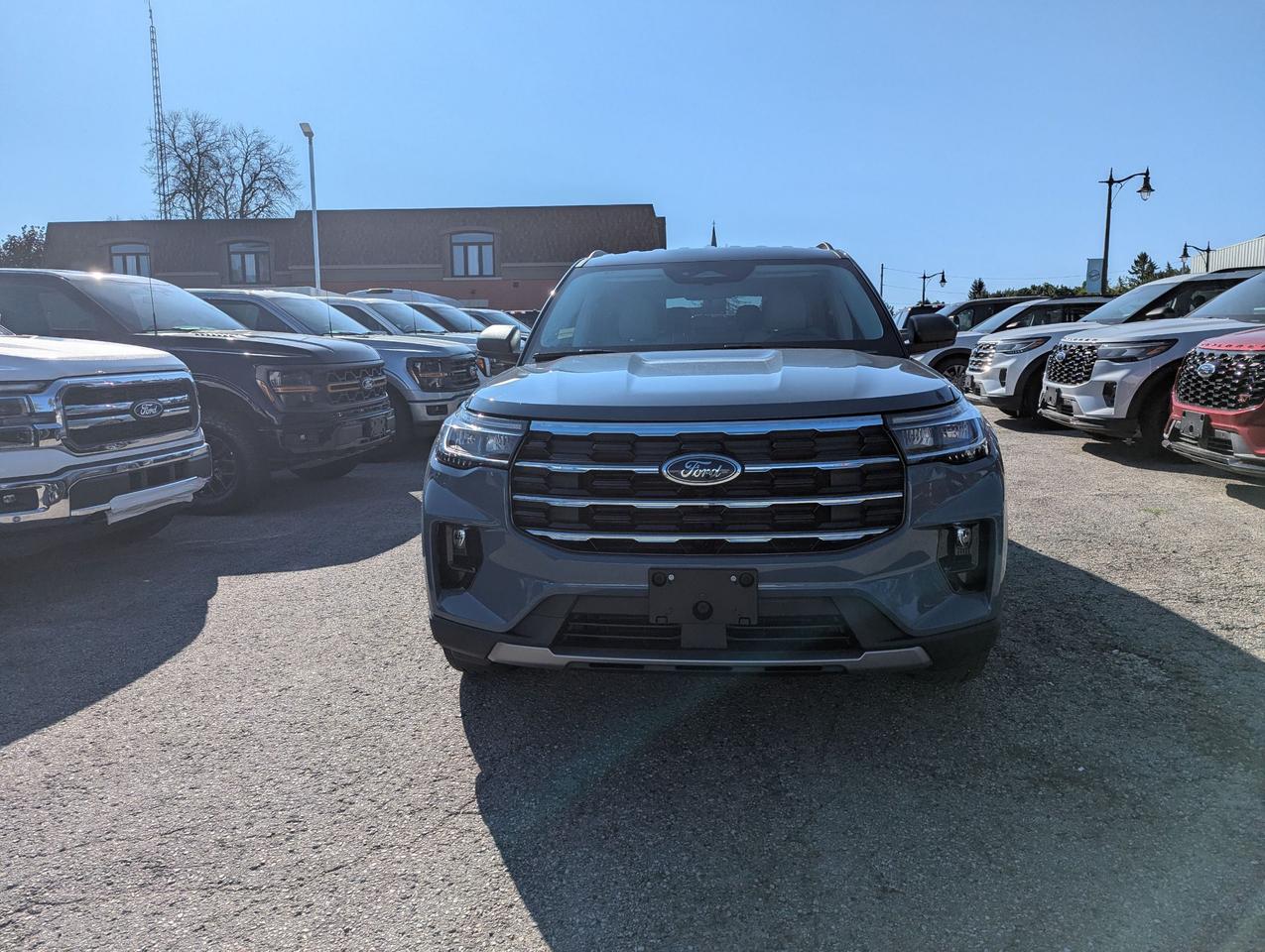 2026 Ford Explorer Active 4WD Photo1