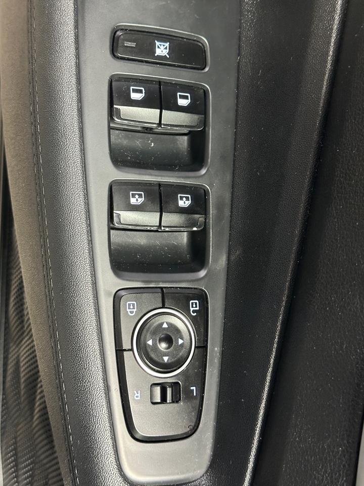 2019 Hyundai Santa Fe ESSENTIAL | CLEAN CARFAX | AWD | BLUETOOTH | ALLOY Photo