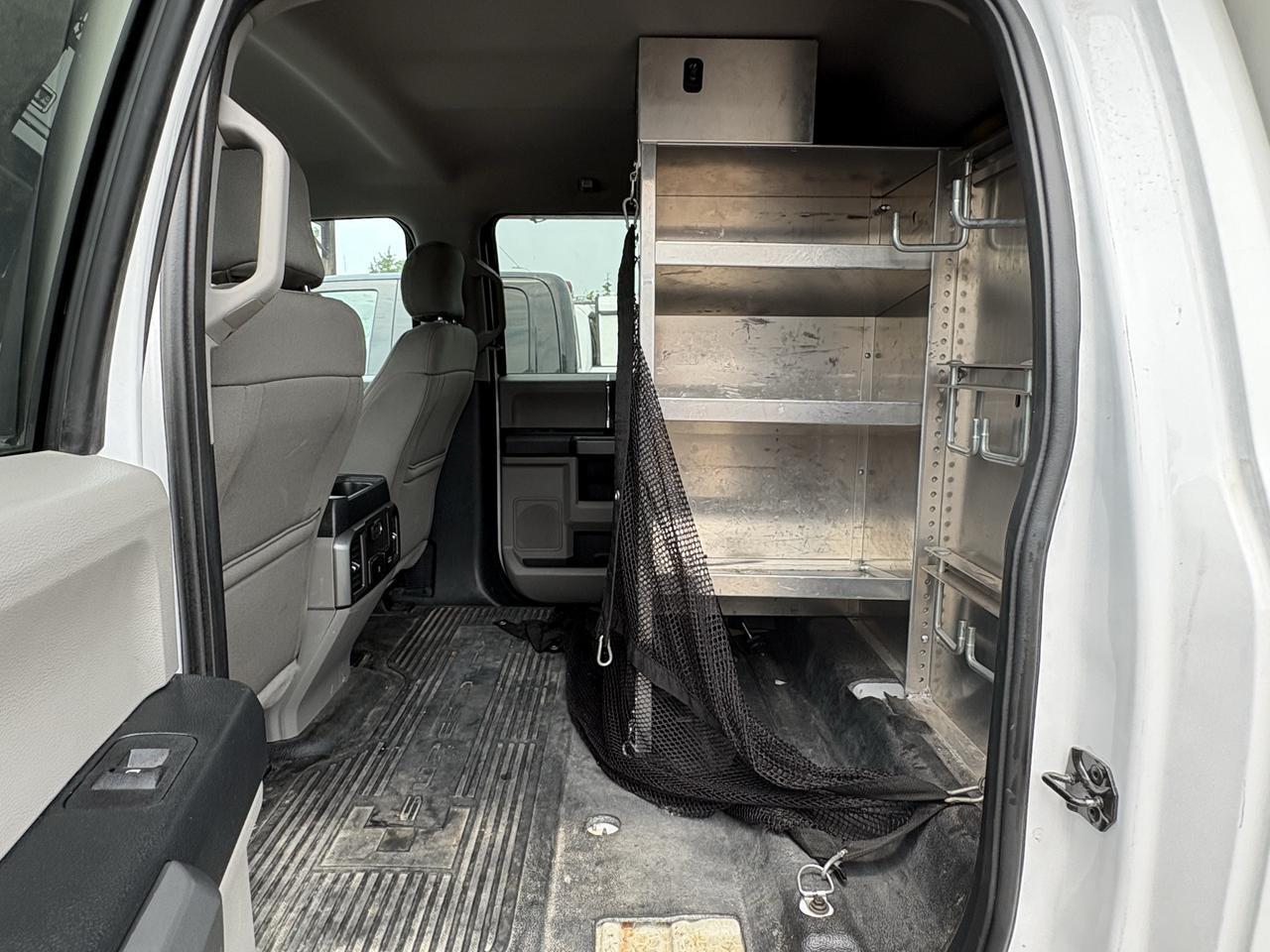 2017 Ford SUPER DUTY F-350 DRW XLT Photo