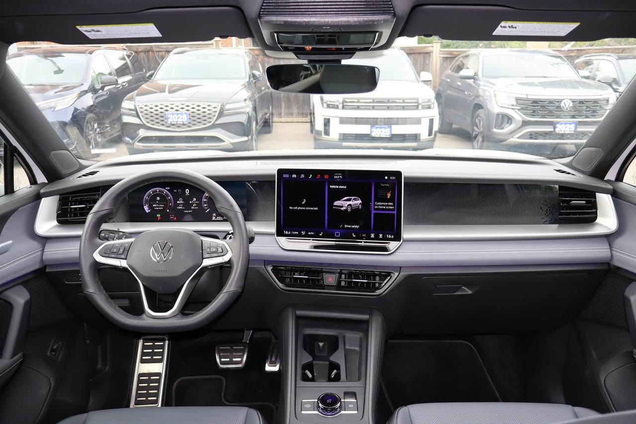 2026 Volkswagen Tiguan Comfortline R-Line Black Edition Photo