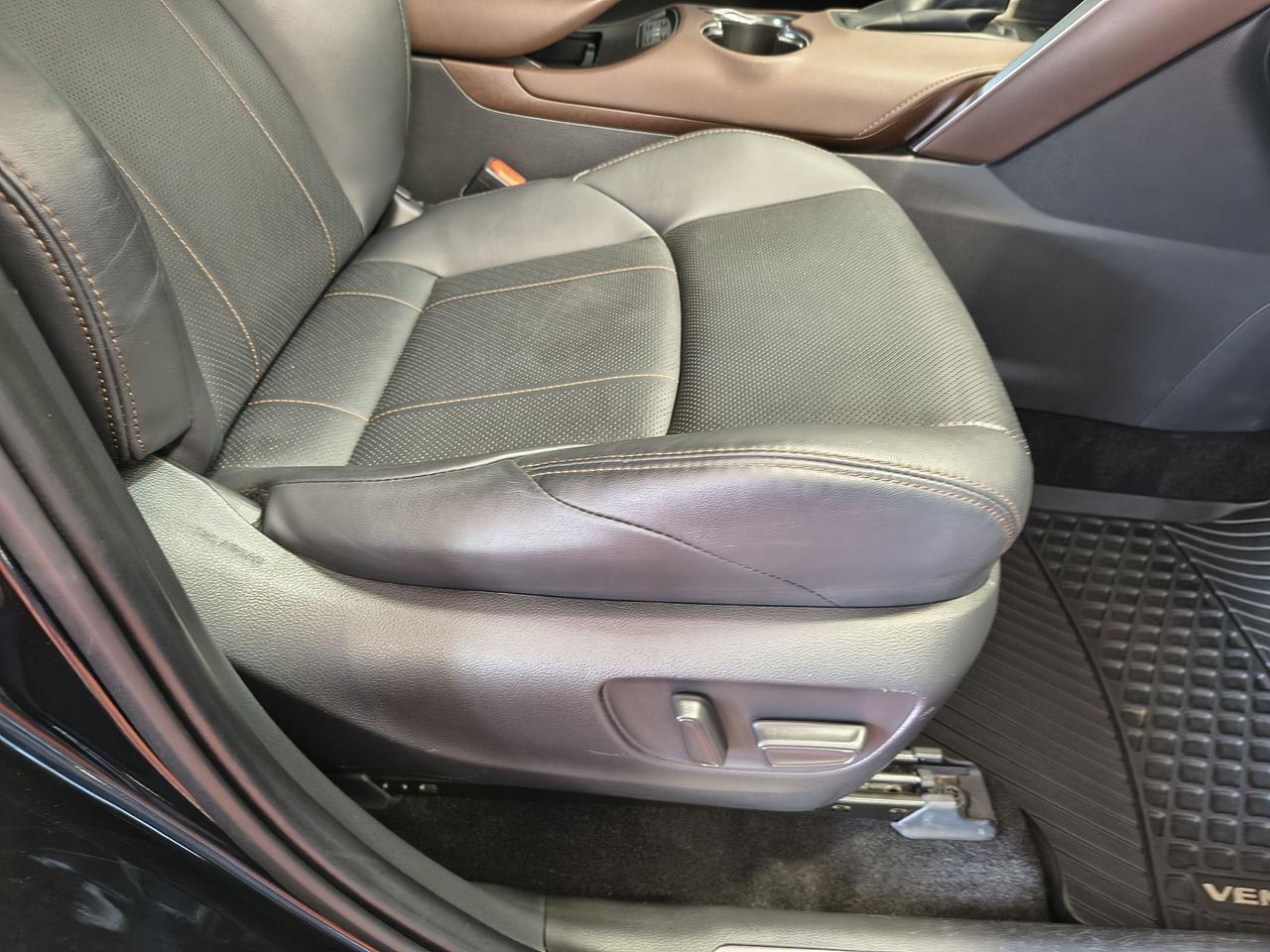 2023 Toyota Venza LIMITED Photo0