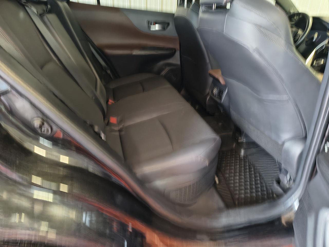 2023 Toyota Venza LIMITED Photo0