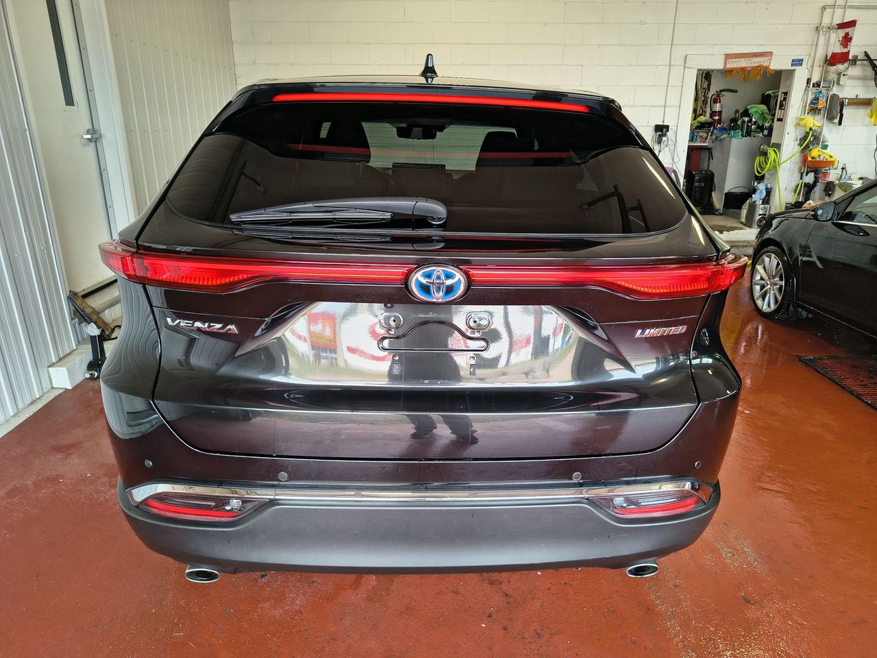 2023 Toyota Venza LIMITED Photo0