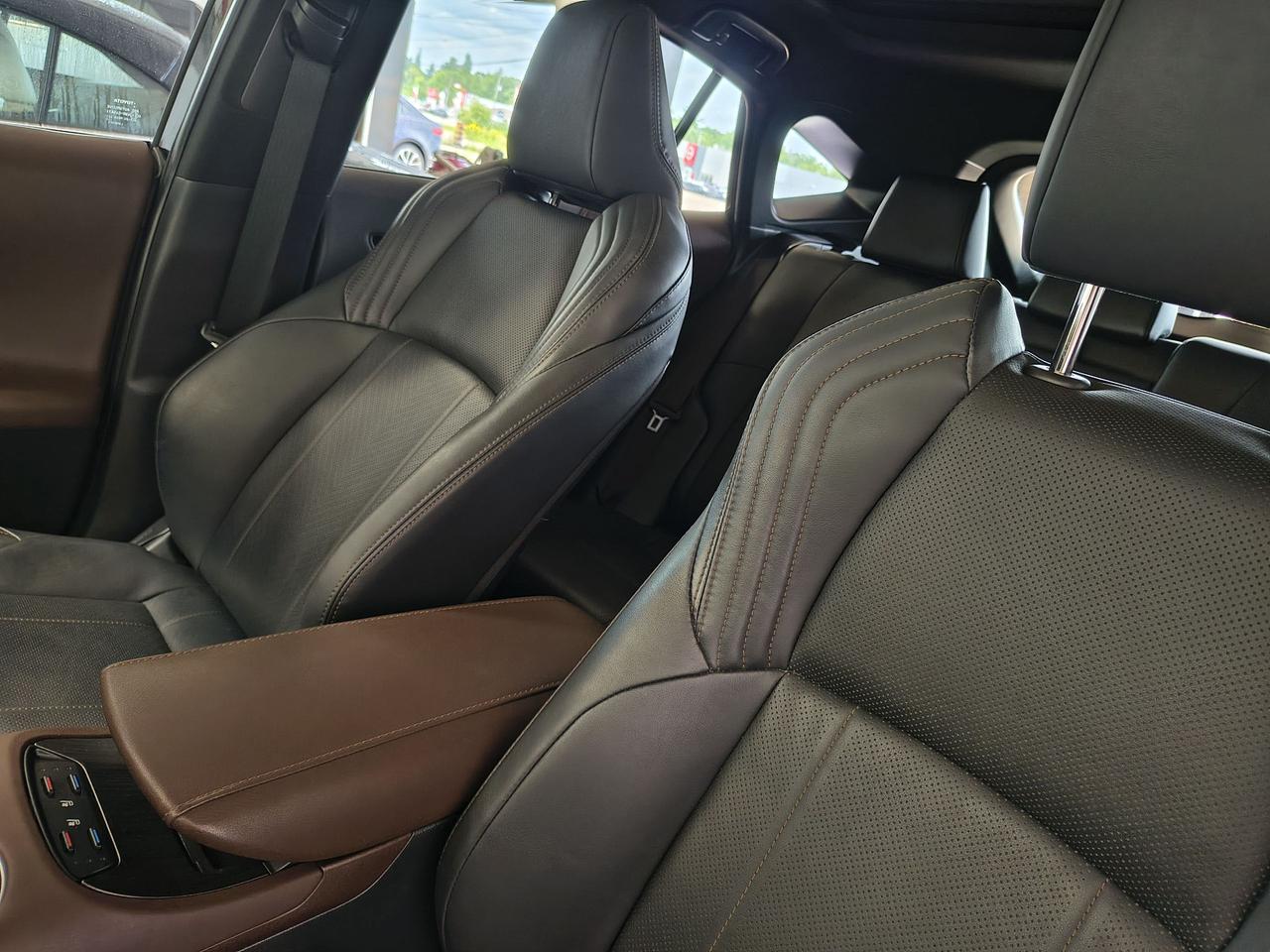 2023 Toyota Venza LIMITED Photo0