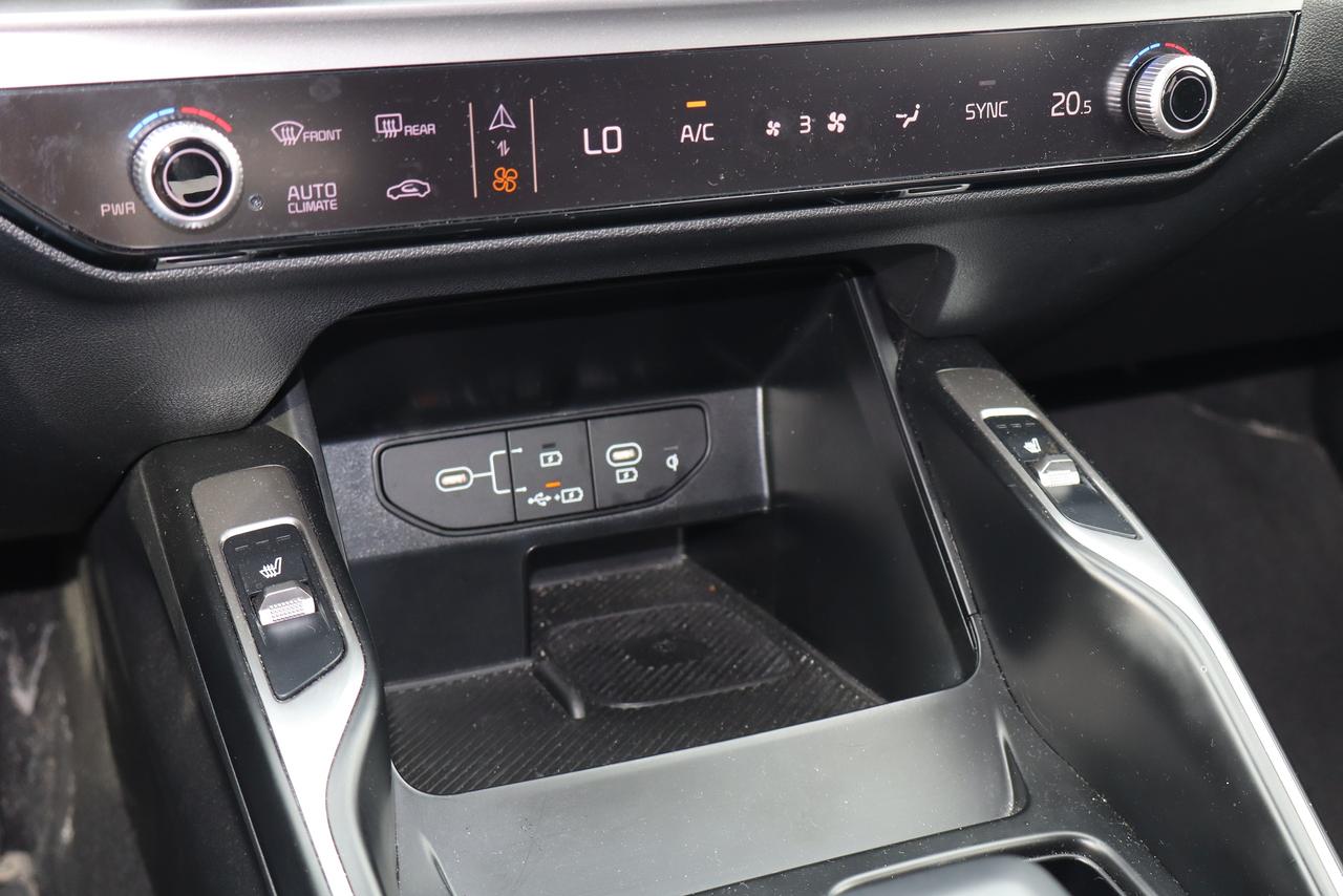 2025 Kia Sorento EX Photo4