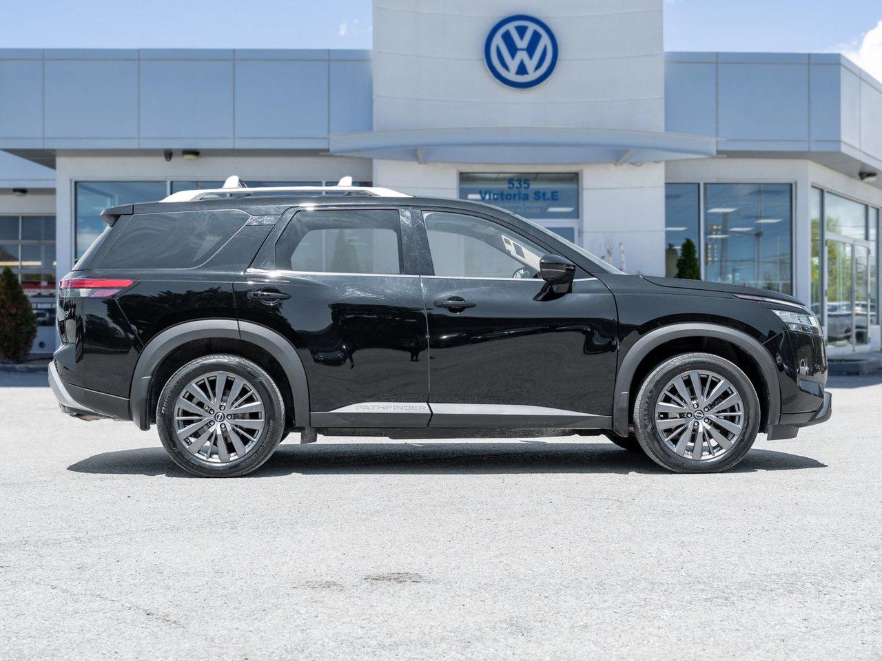 2022 Nissan Pathfinder SL Photo