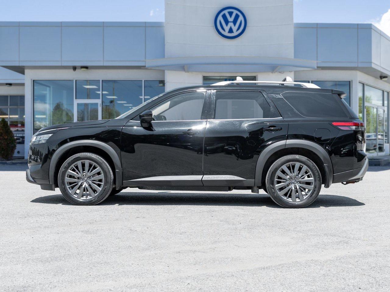 2022 Nissan Pathfinder SL Photo