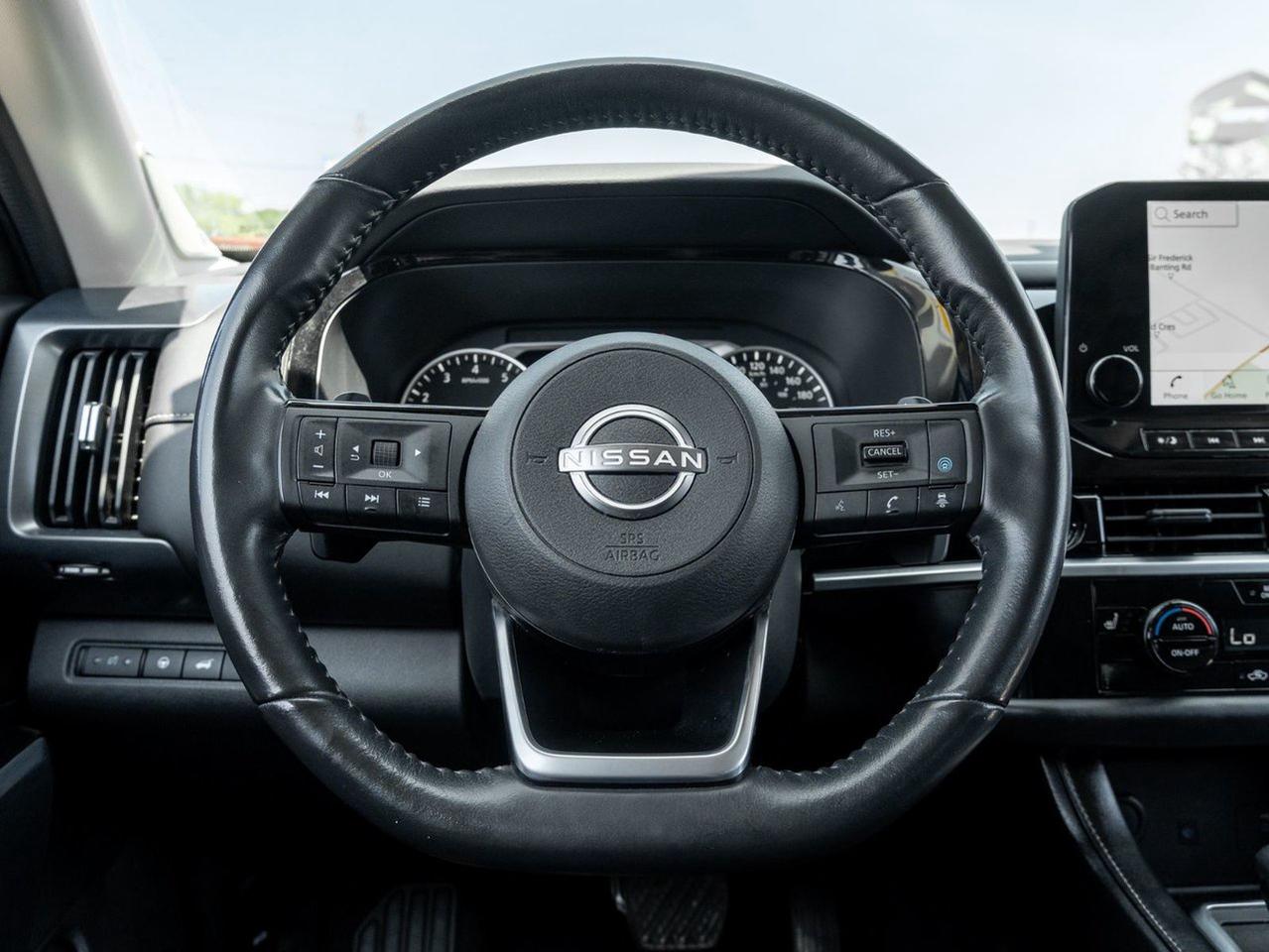 2022 Nissan Pathfinder SL Photo