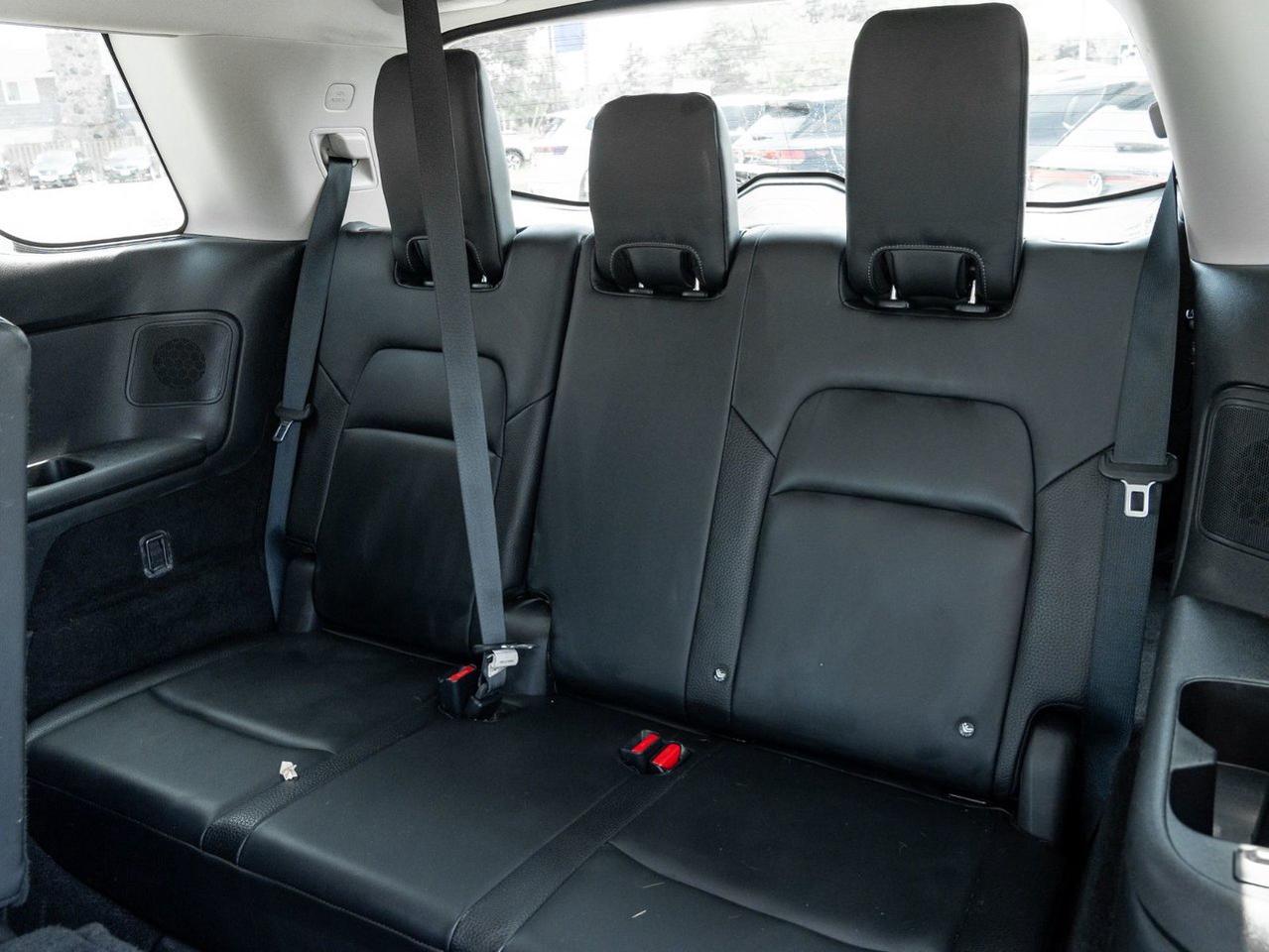 2022 Nissan Pathfinder SL Photo