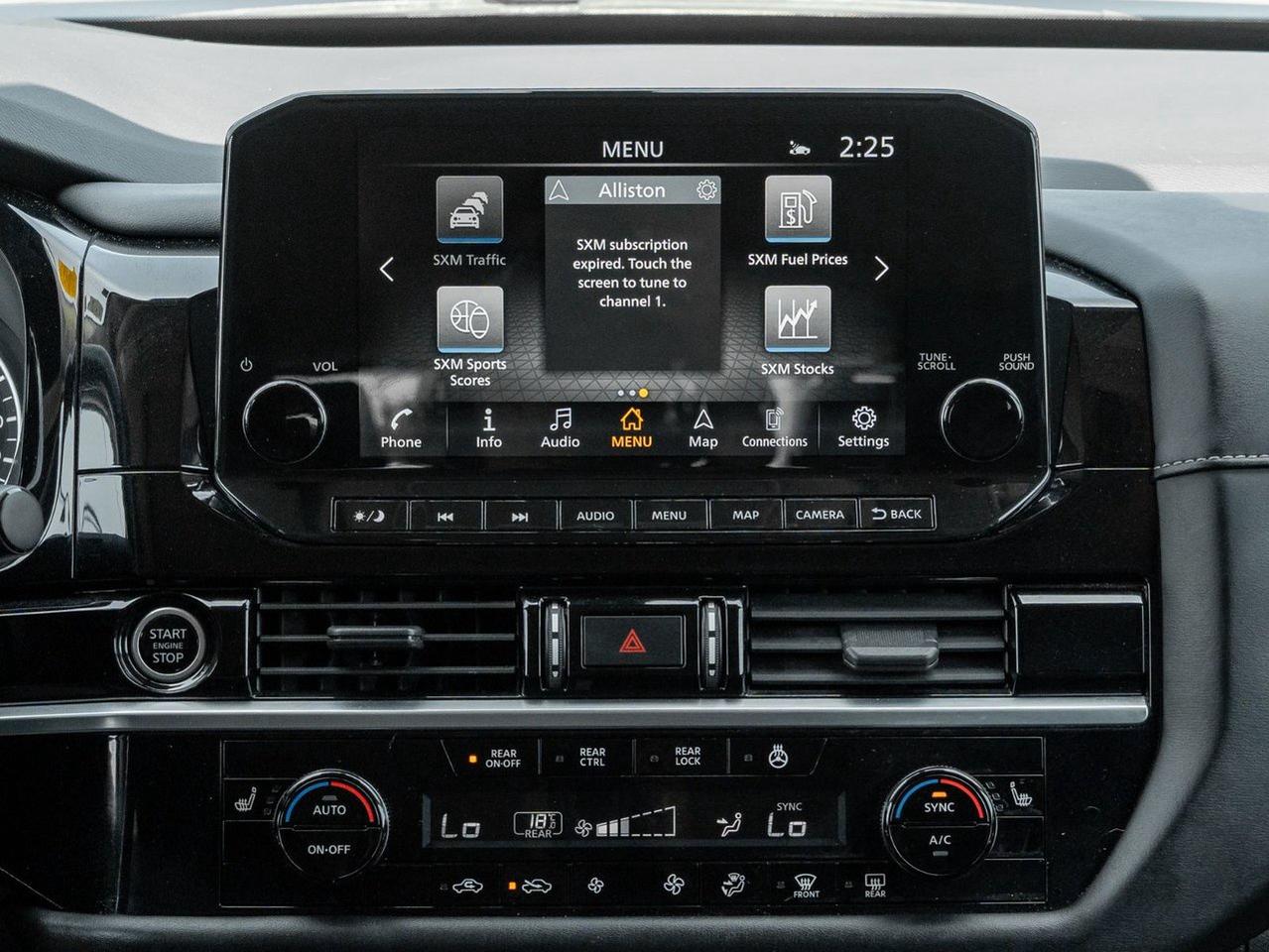 2022 Nissan Pathfinder SL Photo