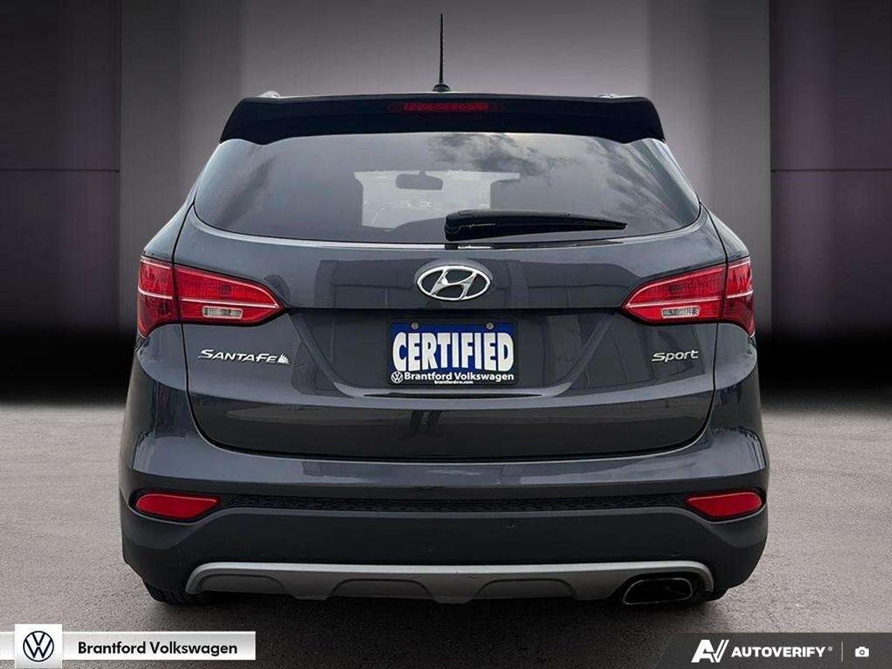 2016 Hyundai Santa Fe FWD 2.4L Photo