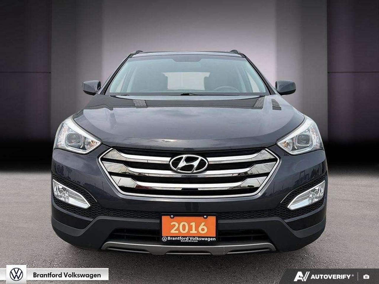 2016 Hyundai Santa Fe FWD 2.4L Photo5