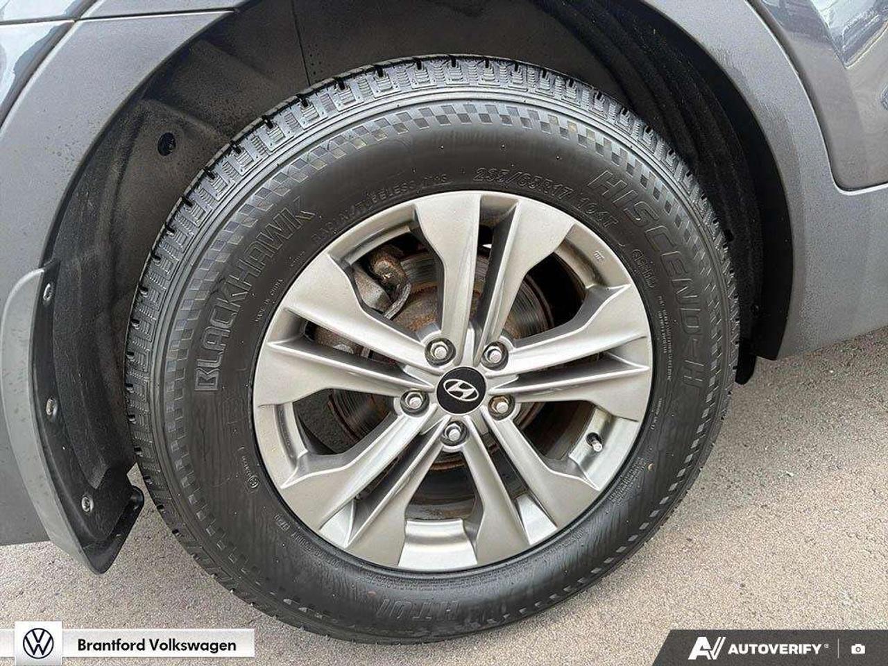 2016 Hyundai Santa Fe FWD 2.4L Photo