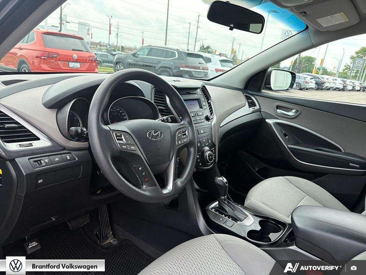 2016 Hyundai Santa Fe FWD 2.4L Photo