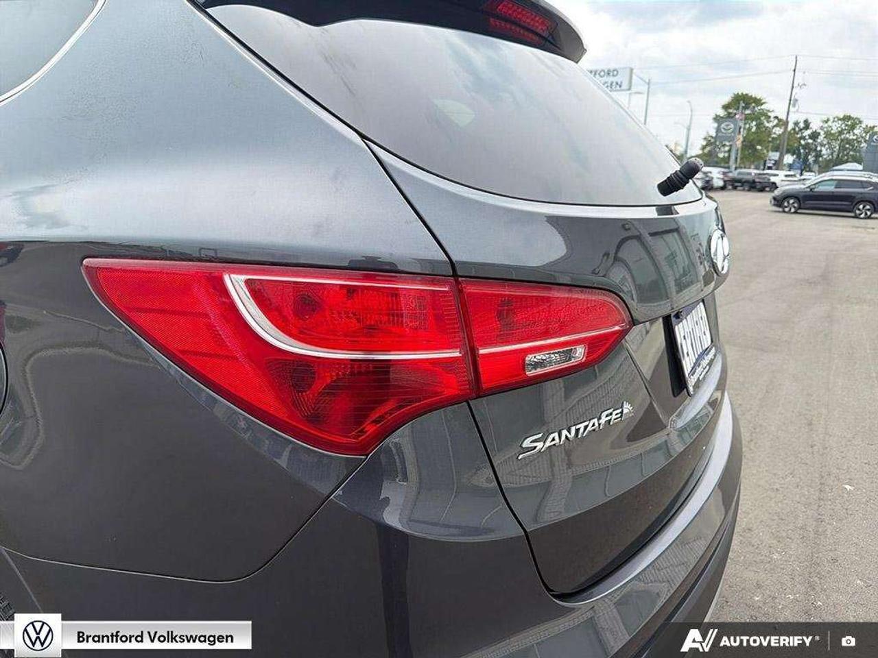 2016 Hyundai Santa Fe FWD 2.4L Photo