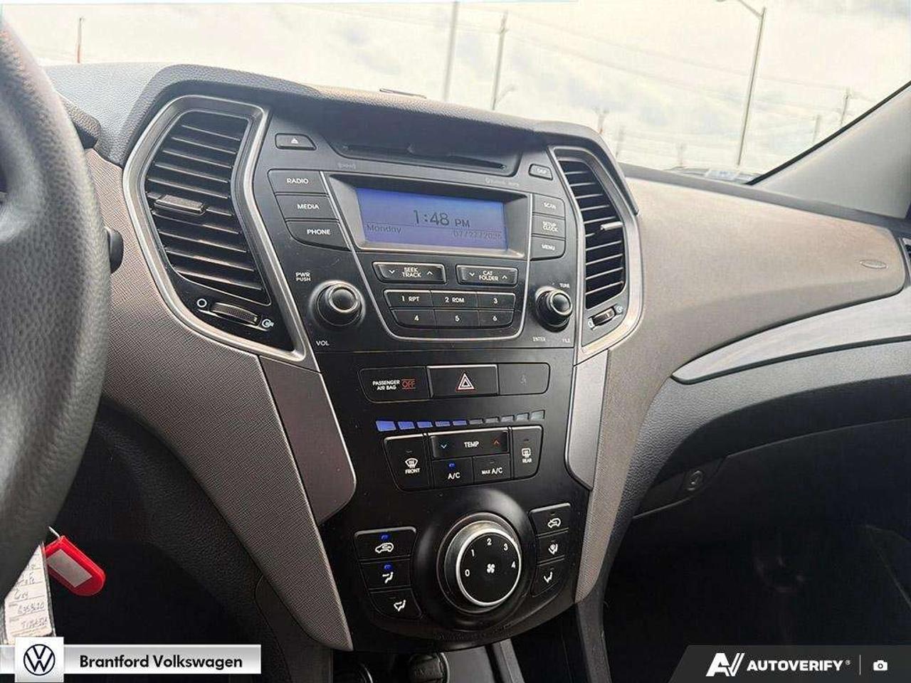 2016 Hyundai Santa Fe FWD 2.4L Photo