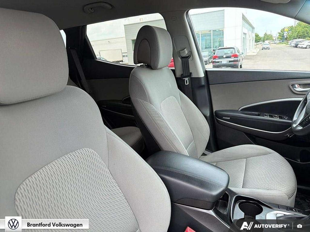 2016 Hyundai Santa Fe FWD 2.4L Photo