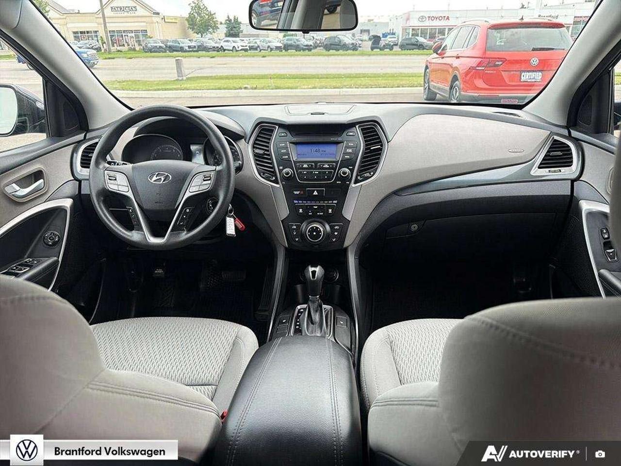 2016 Hyundai Santa Fe FWD 2.4L Photo