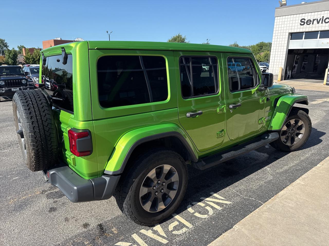 2019 Jeep WRANGLER UNLIMITED Sahara Photo4