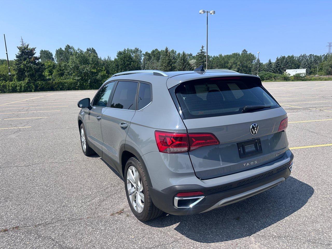 2022 Volkswagen Taos Comfortline Photo2