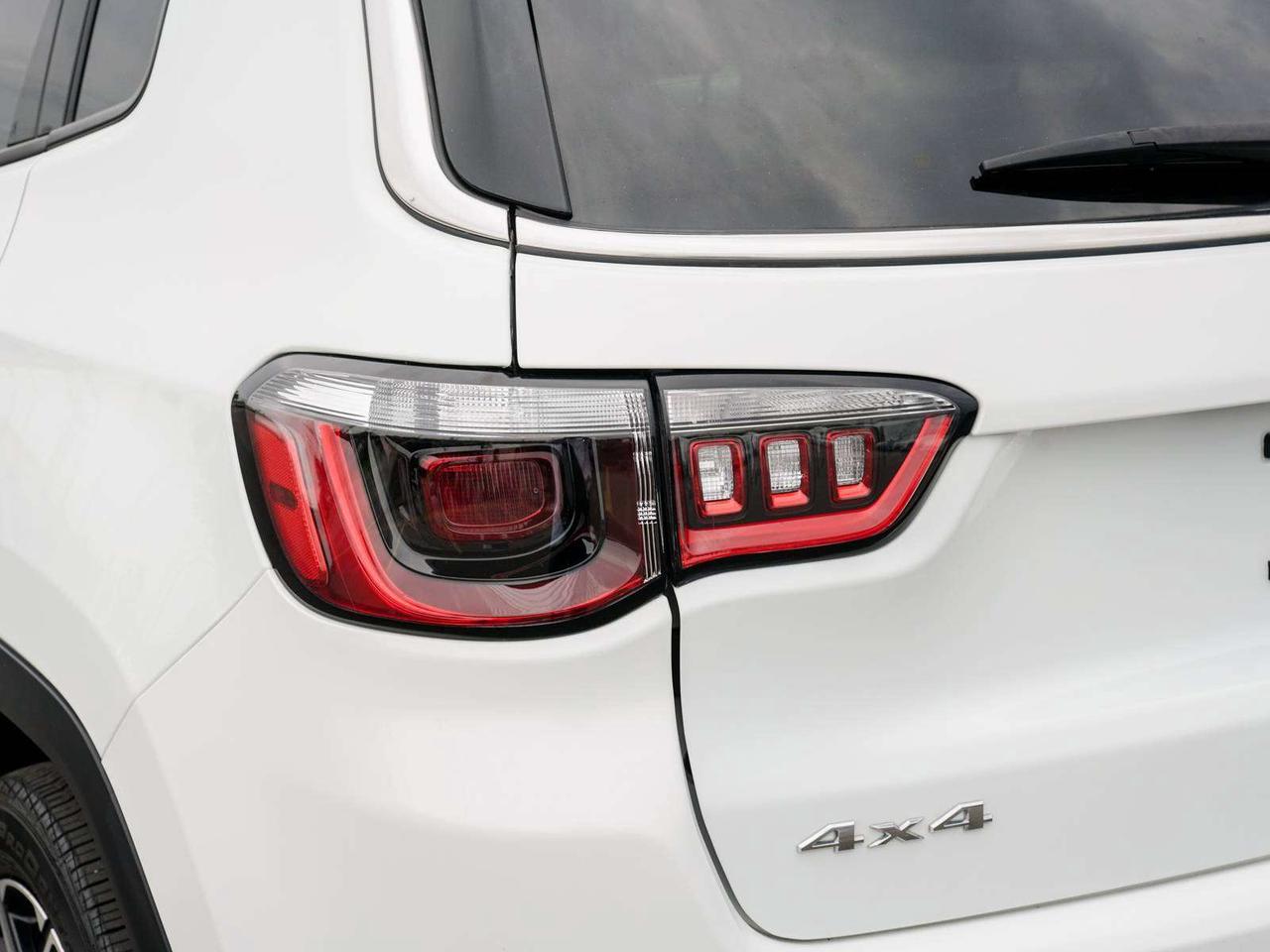 2024 Jeep Compass LIMITED Photo