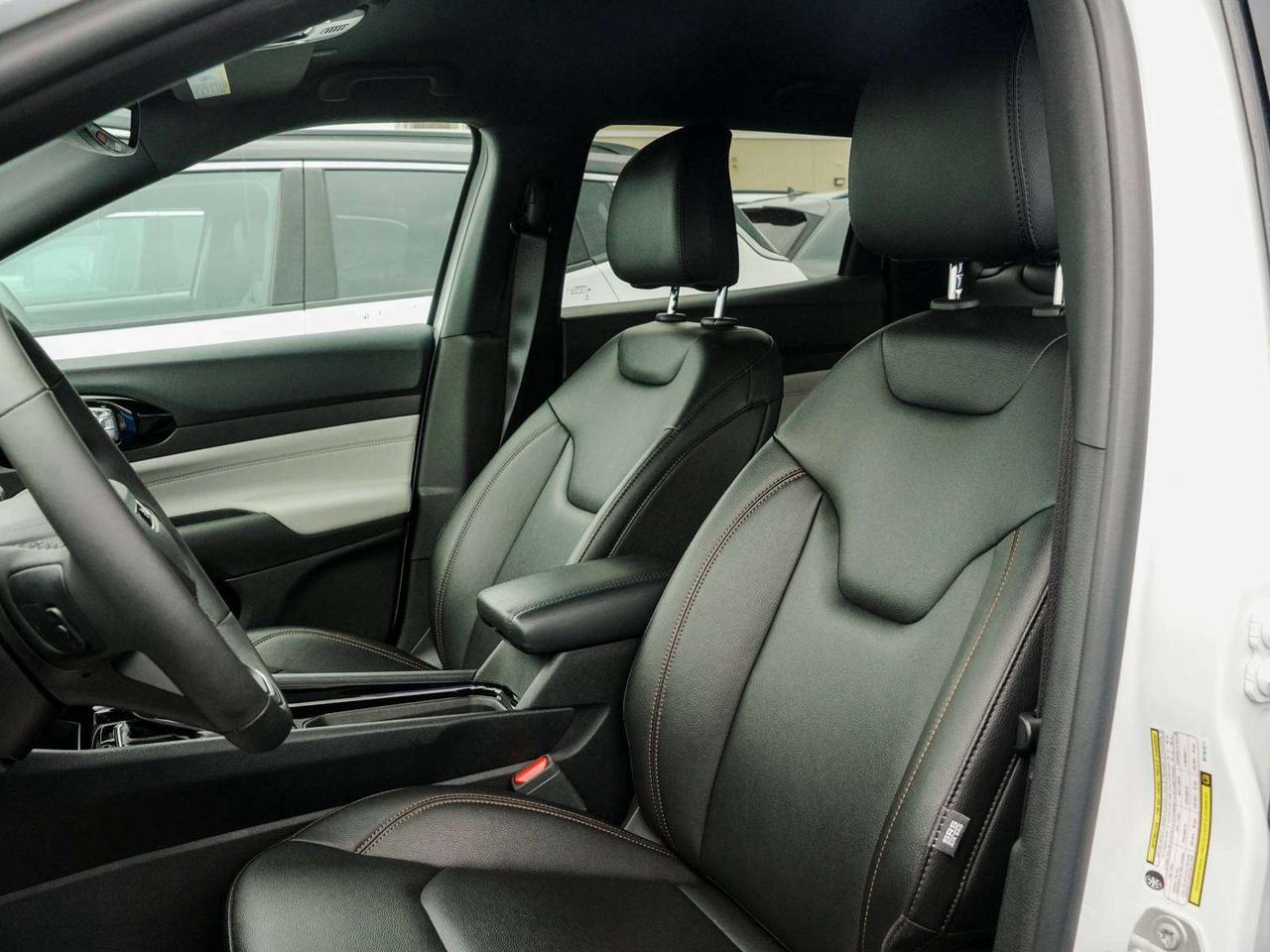 2024 Jeep Compass LIMITED Photo