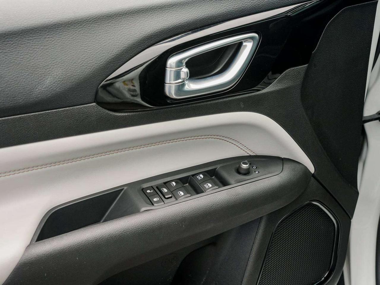 2024 Jeep Compass LIMITED Photo