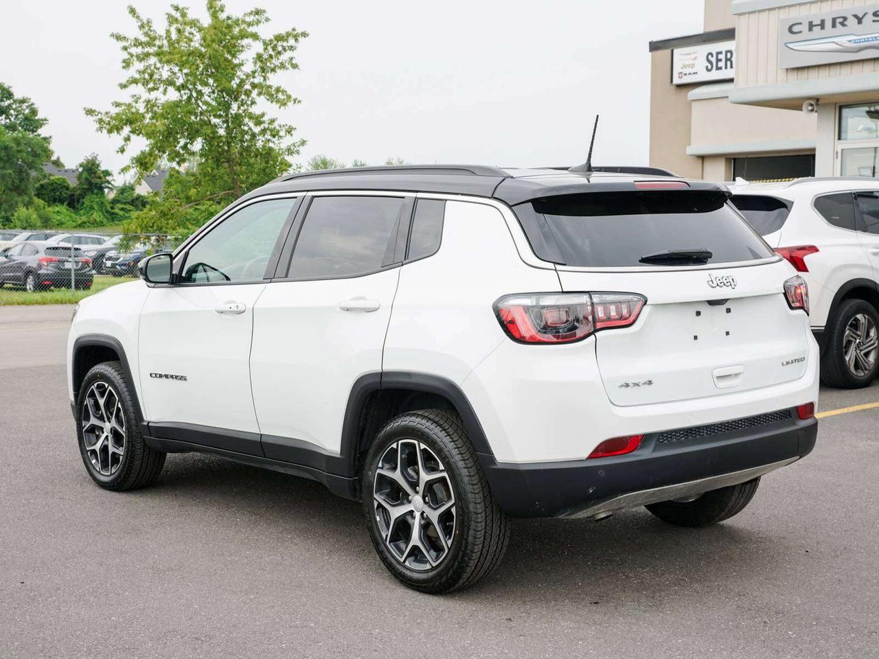 2024 Jeep Compass LIMITED Photo3