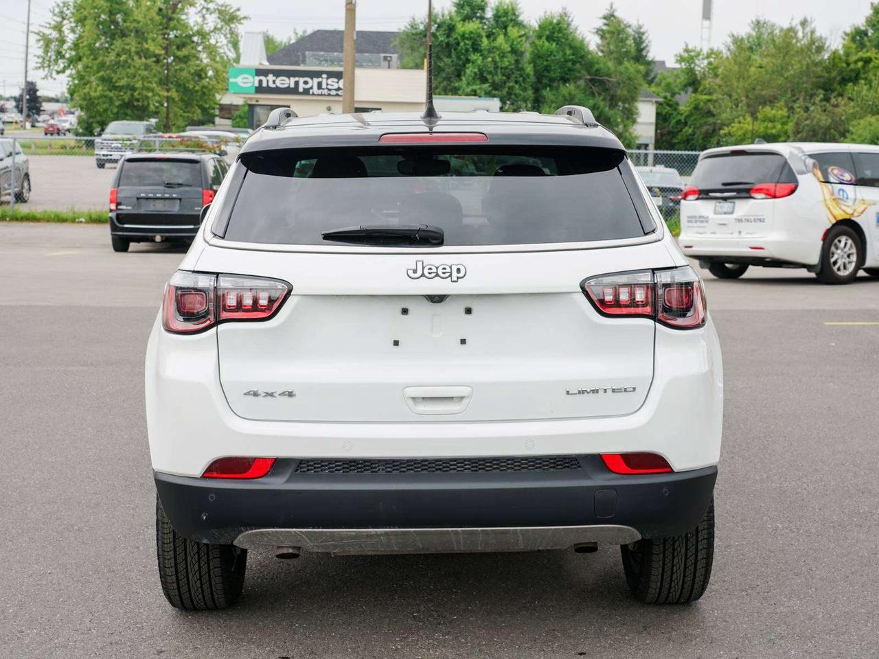 2024 Jeep Compass LIMITED Photo4