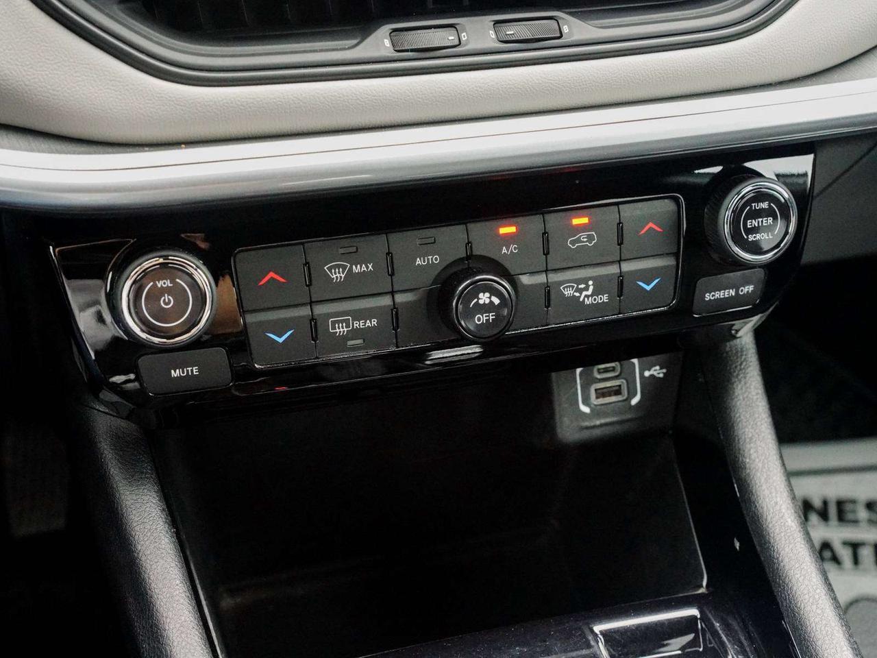 2024 Jeep Compass LIMITED Photo