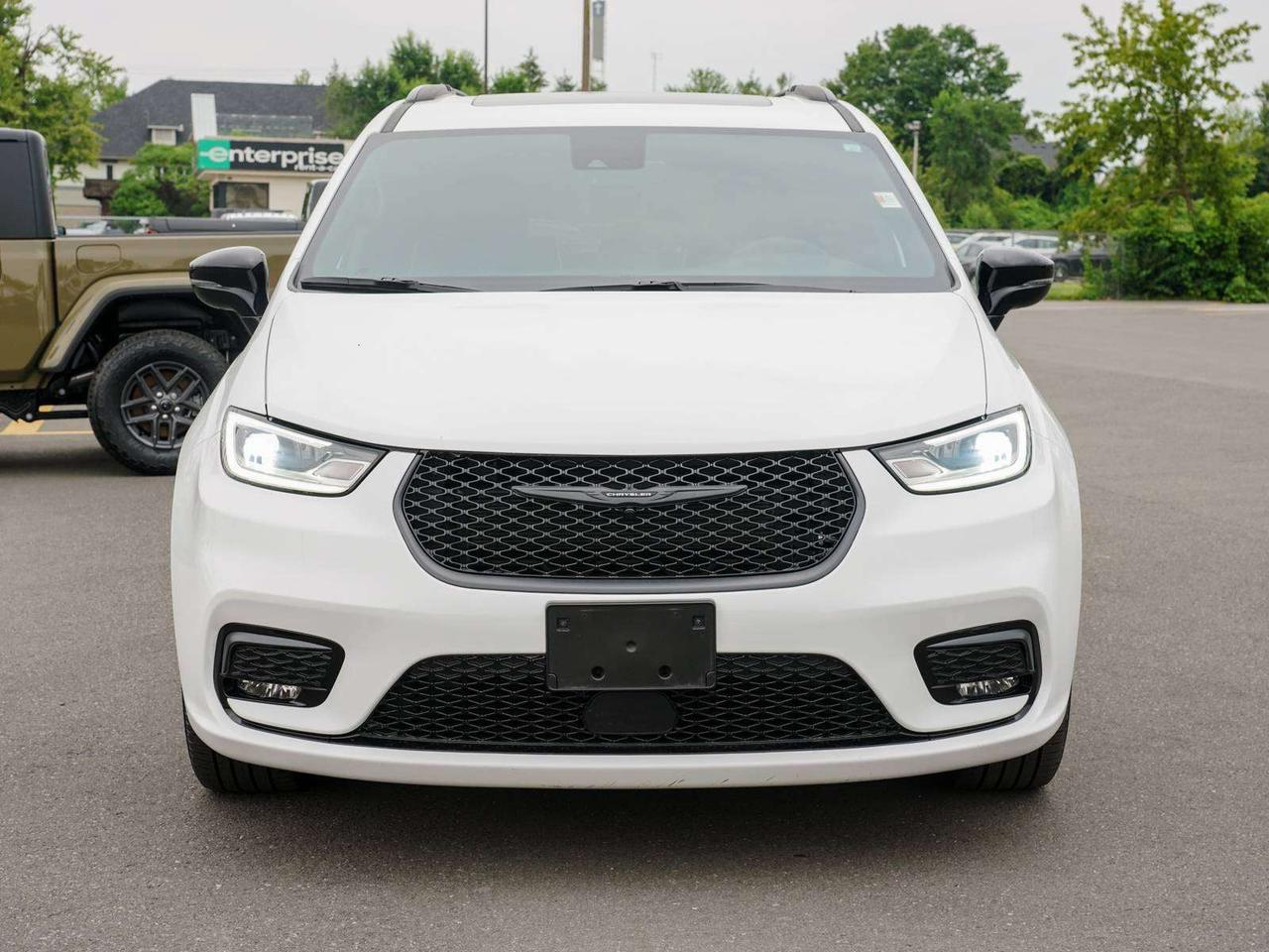 2024 Chrysler Pacifica Limited Photo5