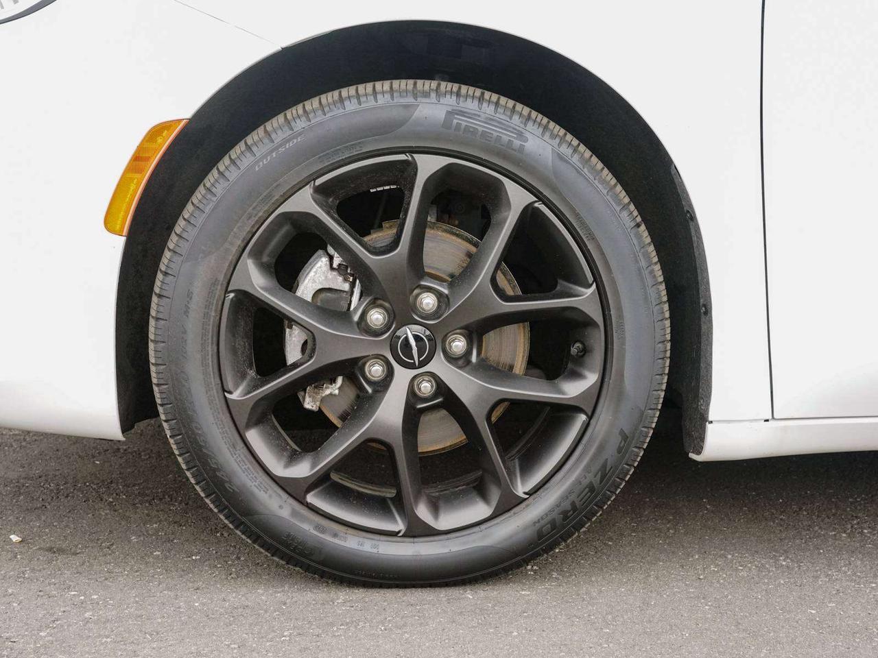 2024 Chrysler Pacifica Limited Photo