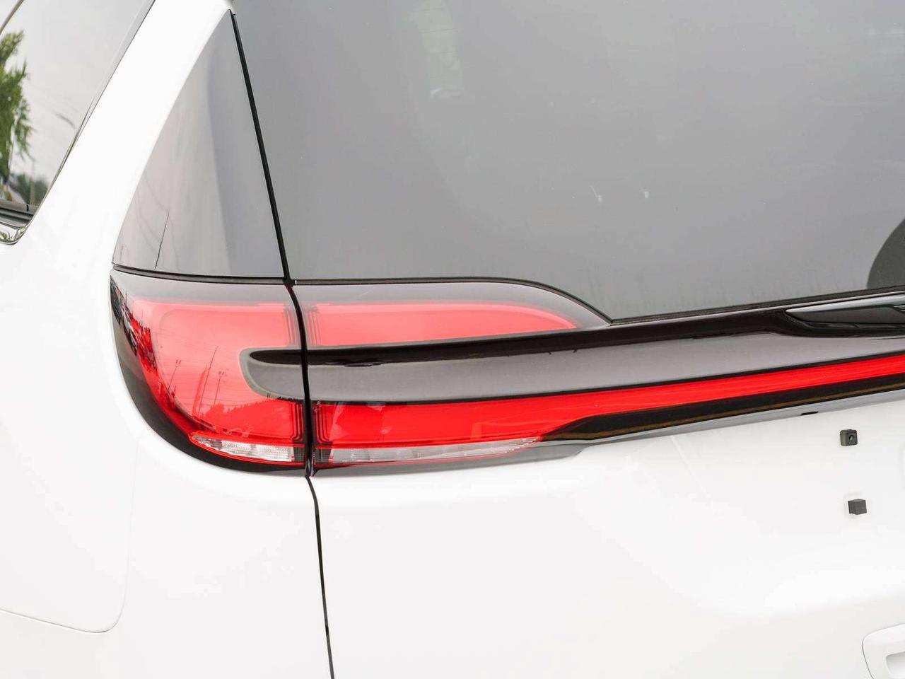 2024 Chrysler Pacifica Limited Photo