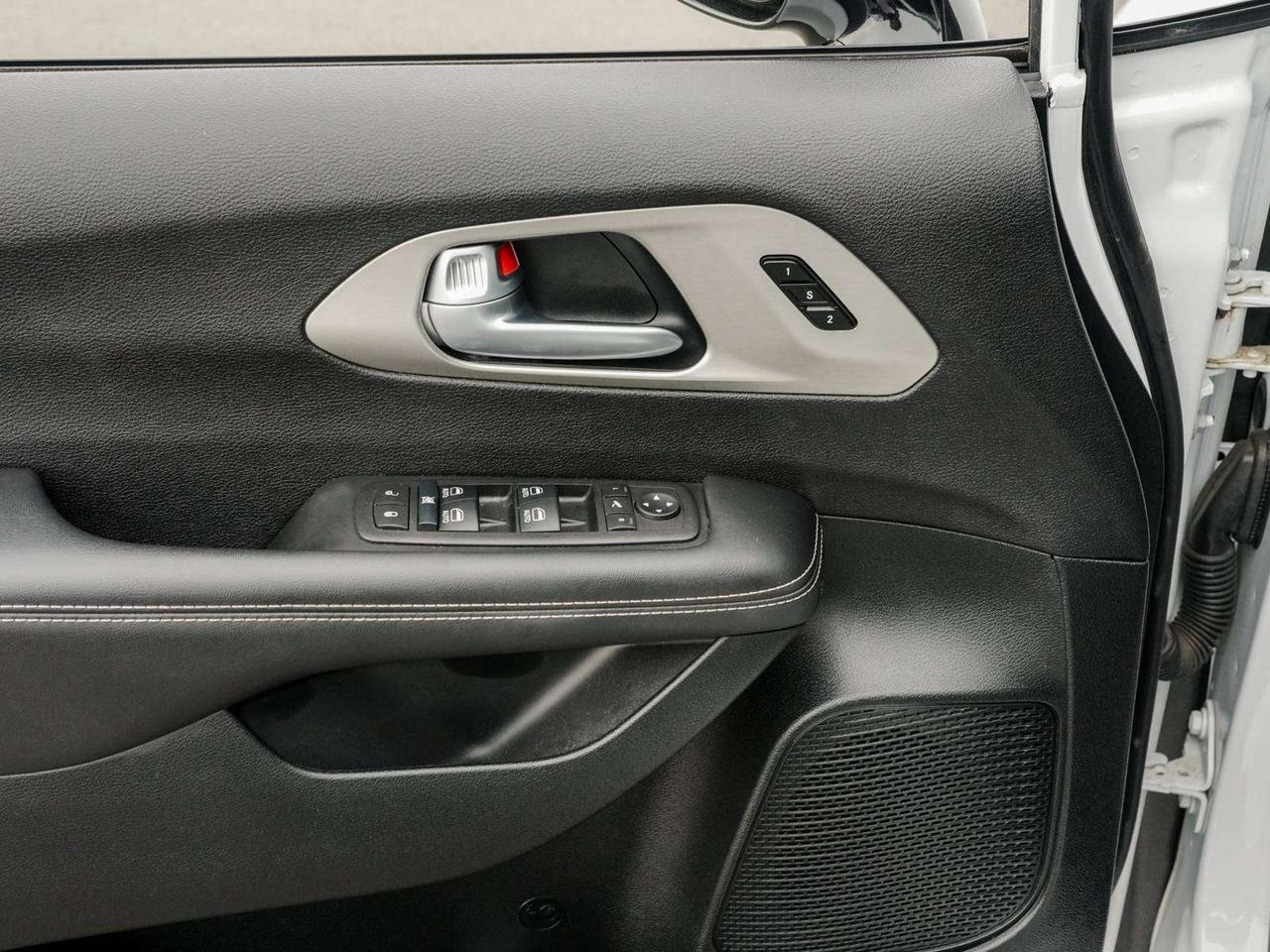 2024 Chrysler Pacifica Limited Photo
