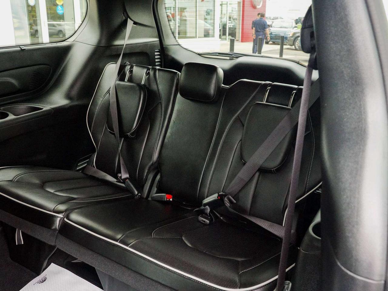 2024 Chrysler Pacifica Limited Photo