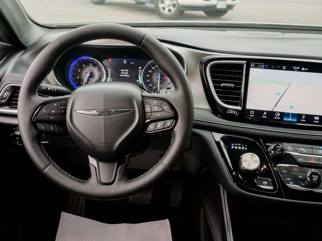 2024 Chrysler Pacifica Limited Photo