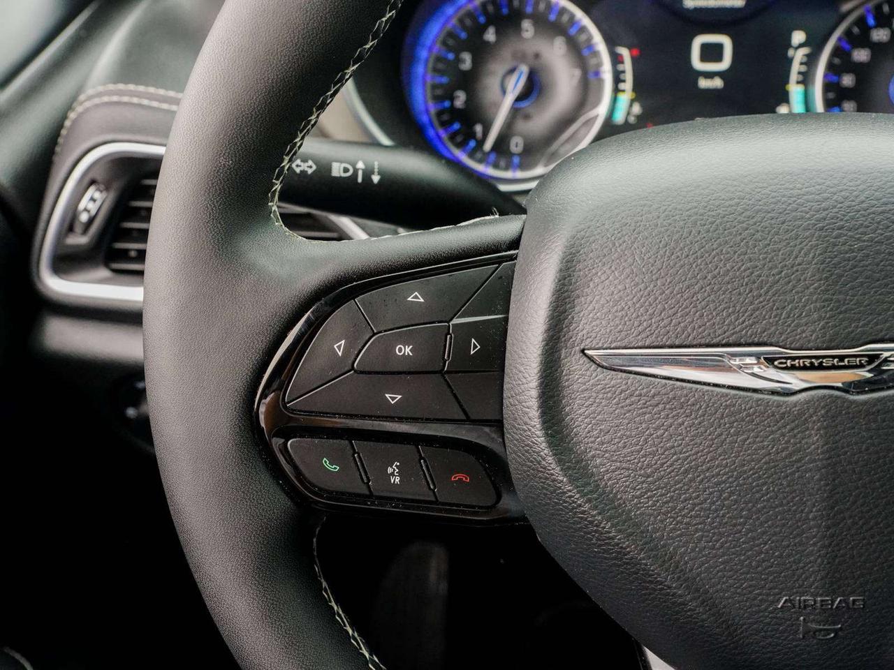 2024 Chrysler Pacifica Limited Photo