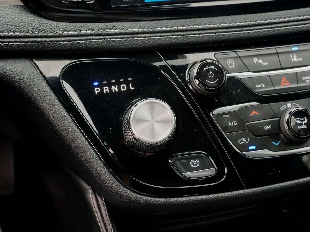 2024 Chrysler Pacifica Limited Photo