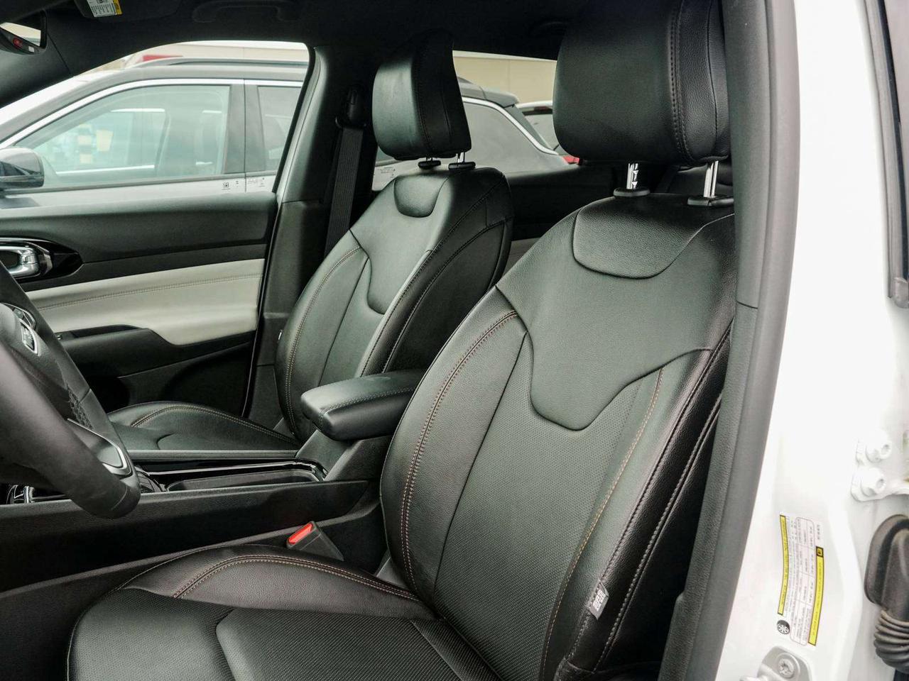 2024 Jeep Compass LIMITED Photo
