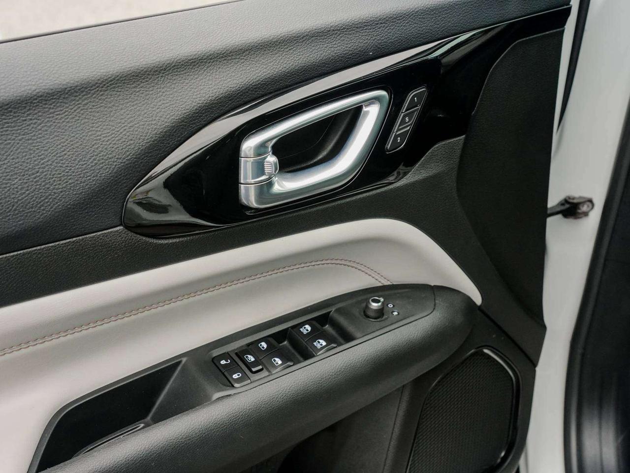 2024 Jeep Compass LIMITED Photo