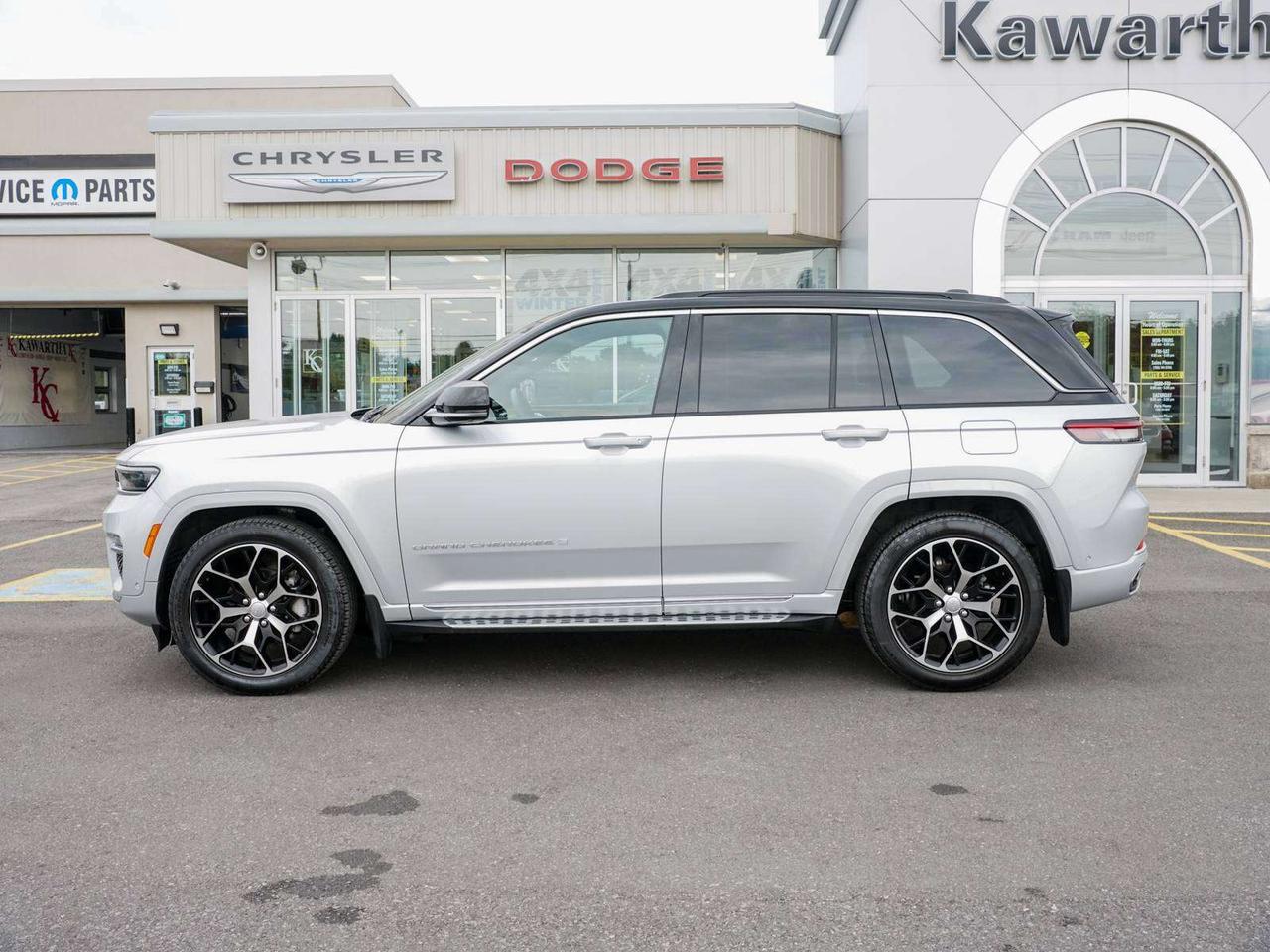 2025 Jeep Grand Cherokee Summit Photo2