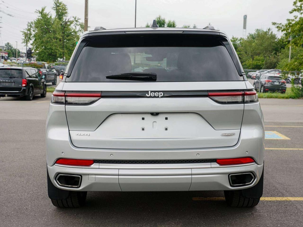 2025 Jeep Grand Cherokee Summit Photo
