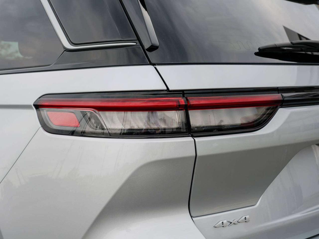 2025 Jeep Grand Cherokee Summit Photo