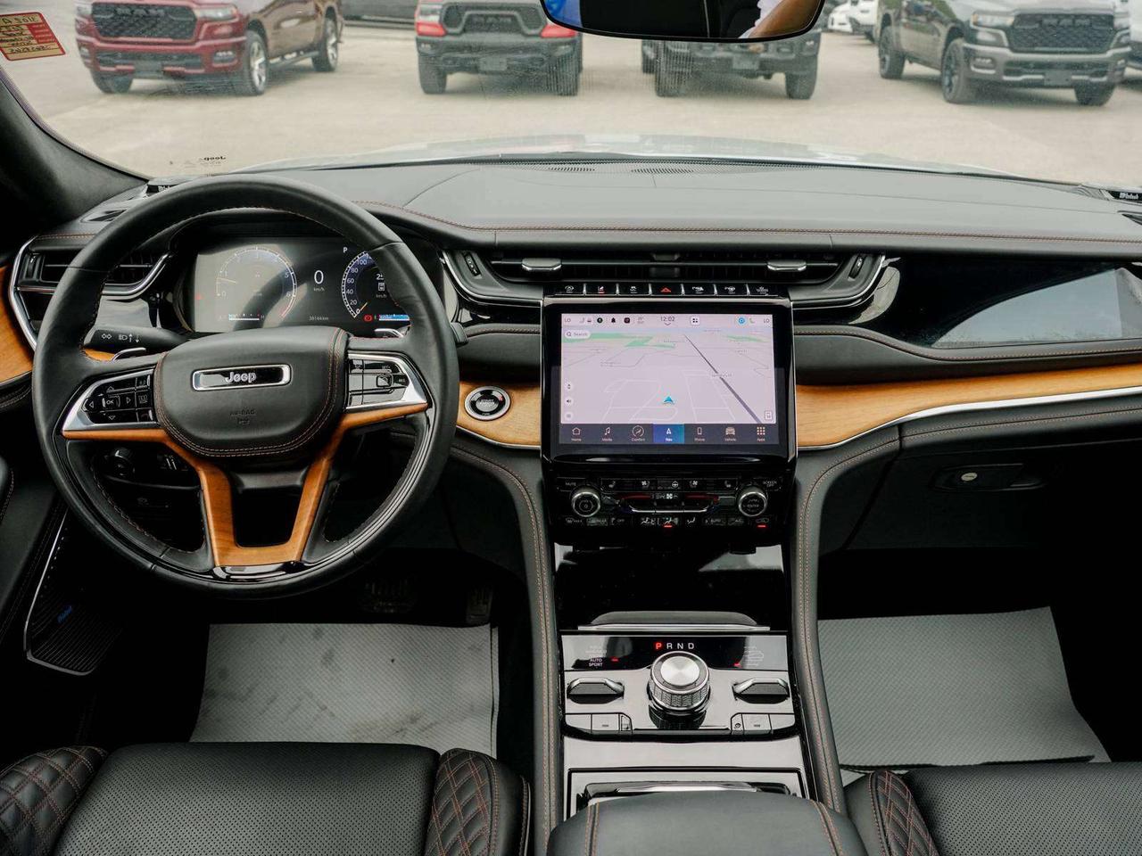 2025 Jeep Grand Cherokee Summit Photo