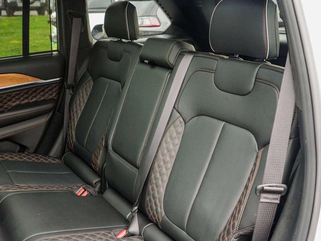 2025 Jeep Grand Cherokee Summit Photo