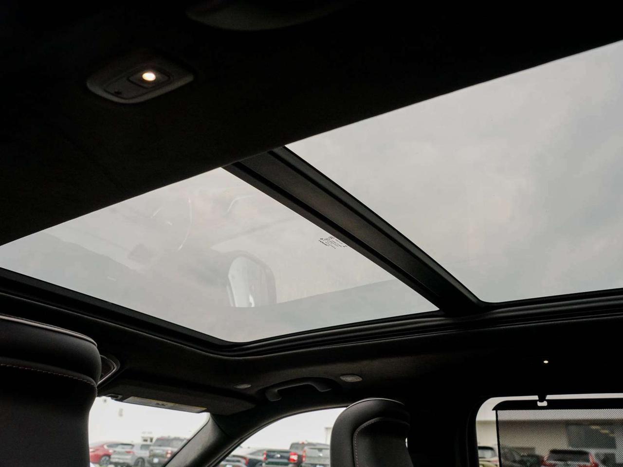 2025 Jeep Grand Cherokee Summit Photo