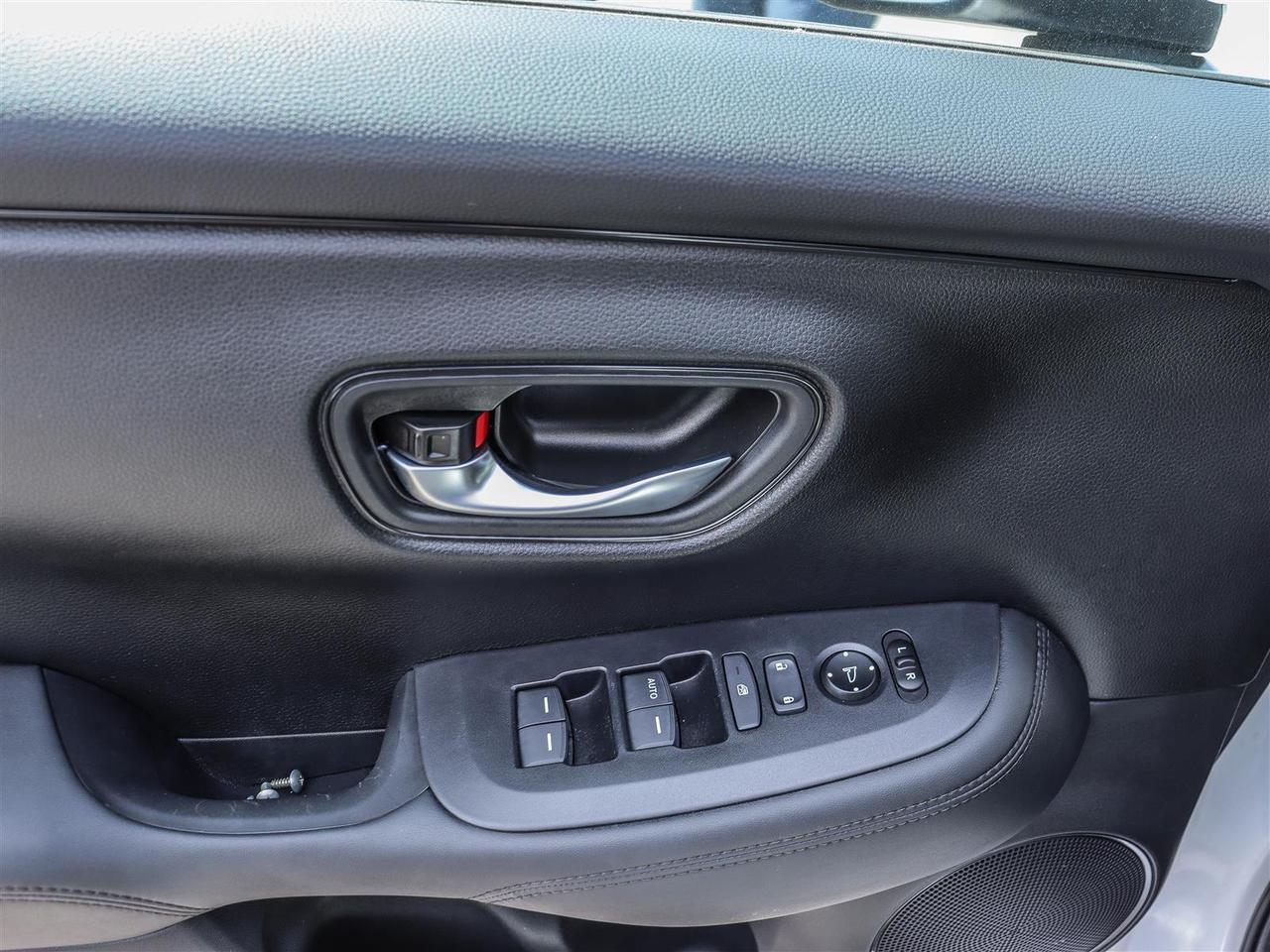 2025 Honda HR-V LX 2WD BACKUP CAM APPLE CARPLAY/ANDROID AUTO Photo